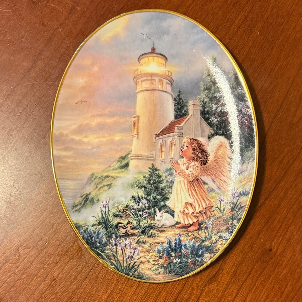 An Angel’s Light Plate by‎ Dona Gelsinger